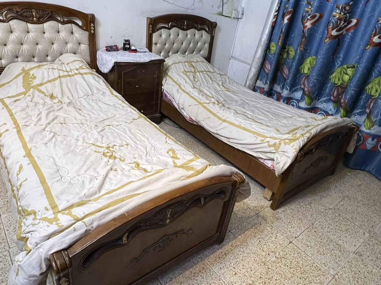 غرفة نوم نفرين صاج كنتور 4 باب ملحق.                      ***********
