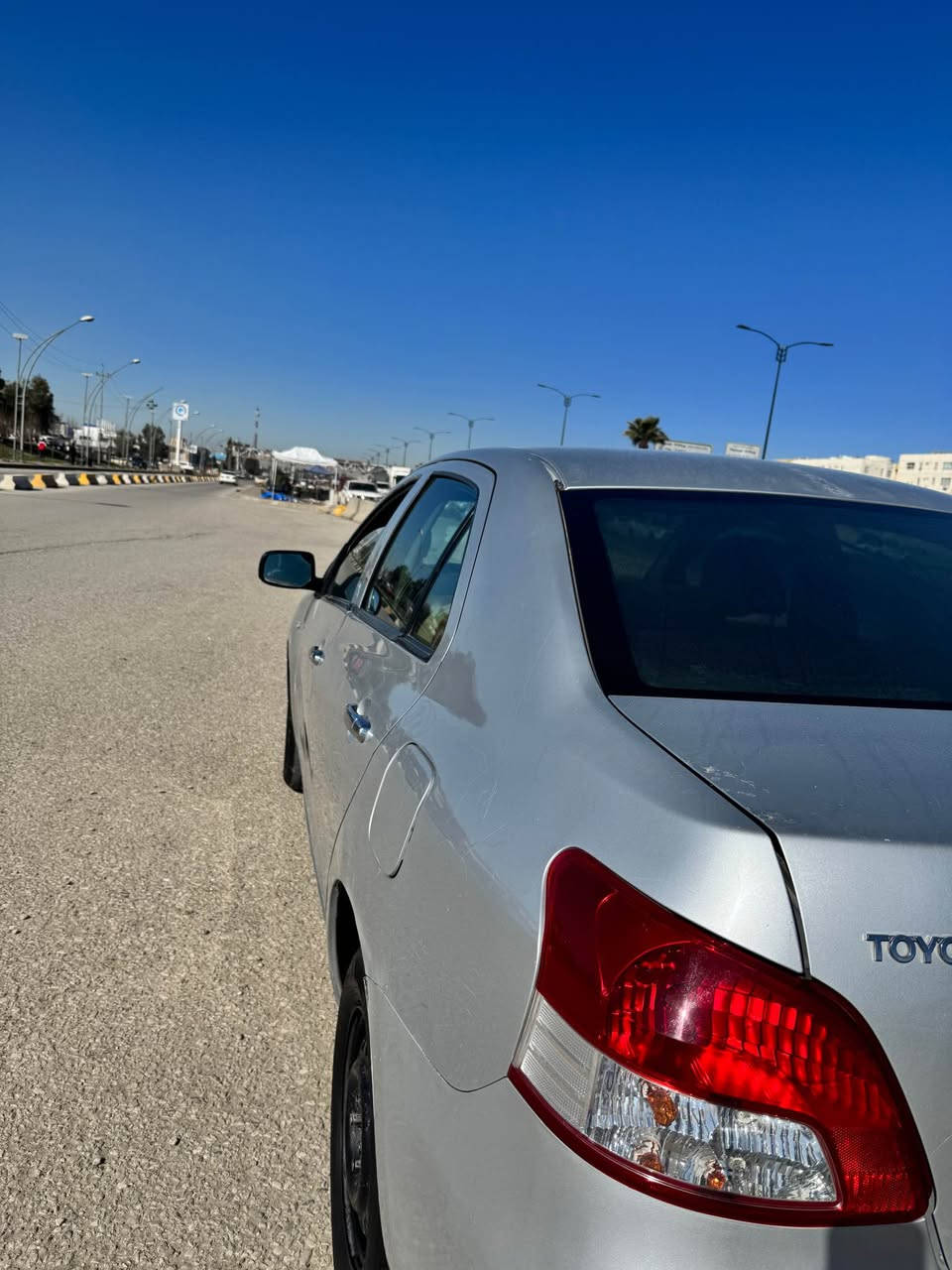 Yaris 2007
توێتا یارس مۆدێل ٢٠٠٧ ئۆتۆماتیک
مەکینە گەورە ١٦
گێڕ و مەکینەی بەشەرت 
تەبرید و سارد و گەرمی بەشەرت
تازە پێش و دوای داگیراوە هیچ کێشەیەکی نییە 
سەیارەیەکی توندو تۆڵە و دینار مەسرەفی نییە 

درگای سایەق و دۆسیەکانی بۆیاخە و هیچی تر 
بۆنیدەکەی دوو پەڵە جەلاتینی هەیە بۆیاخ نییە لەزگە کراوە ڕەسمی پێش لەزگەکەیم لایە 

نرخ ٧٩ گەڵاو مەعامەلە 

ژم : *********** السليمانية, العراق
