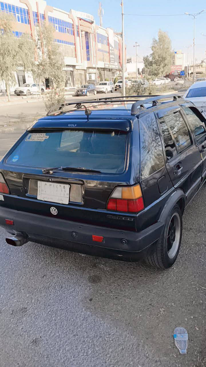 بۆ فرۆشتن:(Golf Gti (1991 
گێڕ ئۆتۆماتیک
مەکینە 18
تەبرید بەشەرت
ویلی سپۆرتی لەسەرە
بەسمەیە
گێڕ و مەکینە بەشەرت
پاتریش تازە گۆڕاوە بەشەرت
سعرەکەشی قفڵی 36 وەرقەیە
ژمارەی خاوەنی:***********
