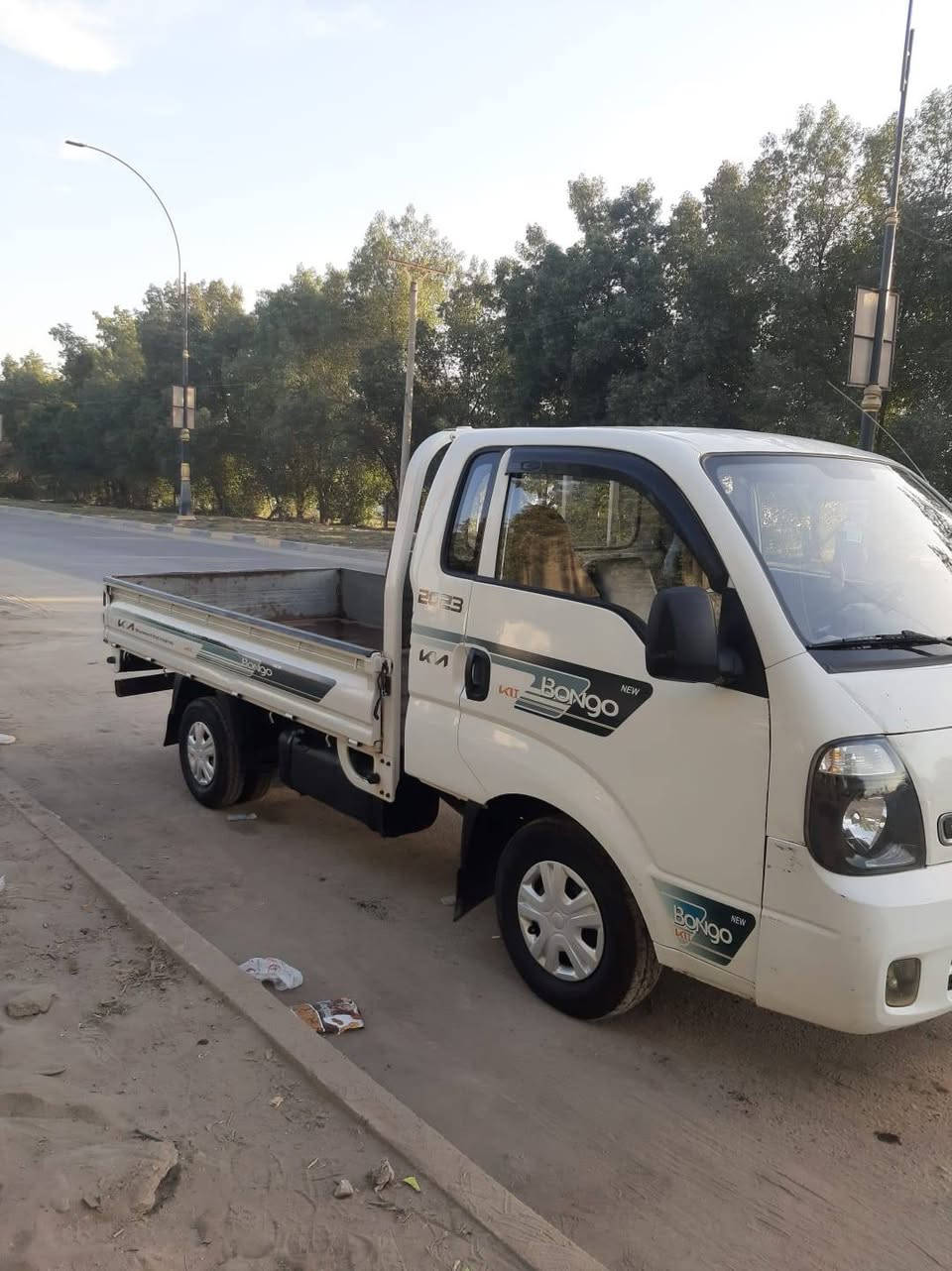 كيا حمل موديل 14 رقم بغداد انكليزي مشروع وطني بأسمي مداور ثاني يوم 
بيها رش صبغ الباب والربع فقط
العنوان كربلاء 
السعر 98 
رقم الهاتف ***********
