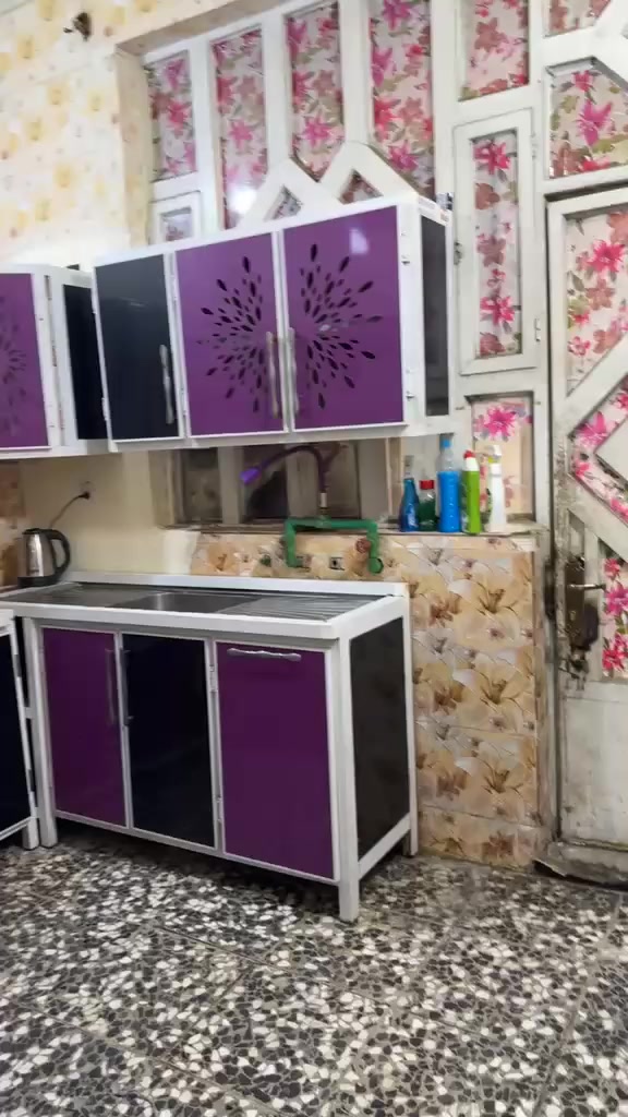 ***********
كلهن ٣٠٠قفل
