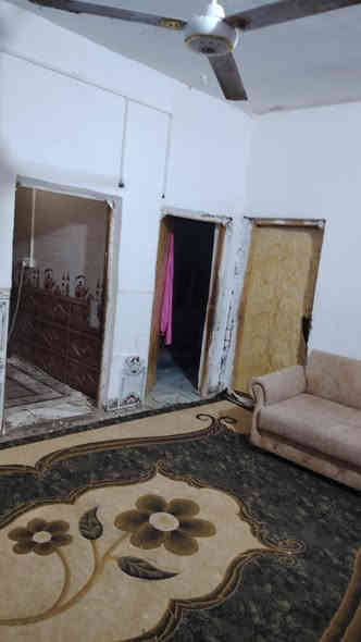 اللهم صلِّ على محمد وآل محمد
بيت زراعي للبيع

🔹 المساحة: 140 م
🔹 الموقع: حي العسكري – شارع ترابي – قرب موكب جون
🔹 المنطقة: مخدومة بالكامل (كهرباء، ماء، مجاري، تبليط)، شركه حاليا جاي تشتغل بيه 

🔹 مواصفات البيت:
 • غرفتين
 • صالة
 • مطبخ
 • صحيات
 • ساحة
 • ترك
 • مكان مخصص للديوانية

💰 السعر: 28 مليون قابل للتفاوض

📞 للاستفسار والتواصل: خاص أو على الرقم
***********
