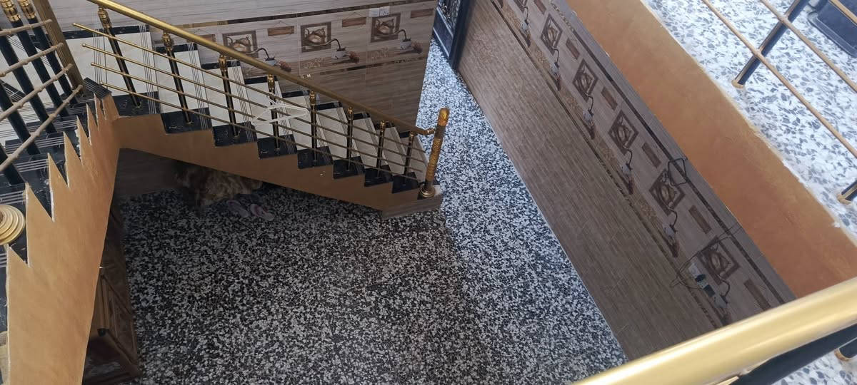 السلام عليكم ورحمة الله وبركاته دار للبيع المساحة100متر طابق واحد في منطقة الحسينية بمنطقة ال28 مقابيل السوق الكبير نهاية شارع قهوة المتقاعدين اخر فرع ثامن بيت خدمات كاملة ماء كهرباء مجاري انترنت السعر73 وبي مجال بسيط رقم الدار28941 رقم صاحب الدار*********** اخوان انا مكلف ب النشر المراجعة مع صاحب الدار
