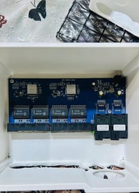 متوفر هاب 4 و 8 بورت دخول فايبر خروج LAN كمية حلوة مع البوكسات  + ميدي...