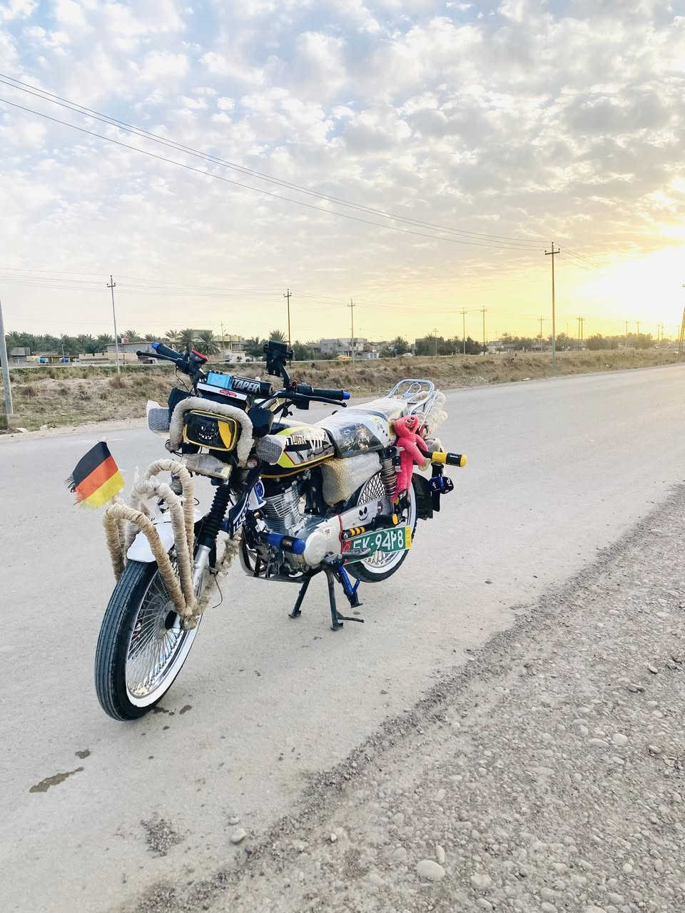 سلام عليكم دراجه تايكر موديل 25 باب اول ختم سونك للبيع فقط دراجه كمله كهربئيات كلها شغاله اقواس كلها بيها نشرات نضافه كدام عينك سعرها 750 بيها مجال قليل ولحد ينطي سعر من كيفه مكاني ديالى دلي عباس متوجد خاص او رقم ***********
