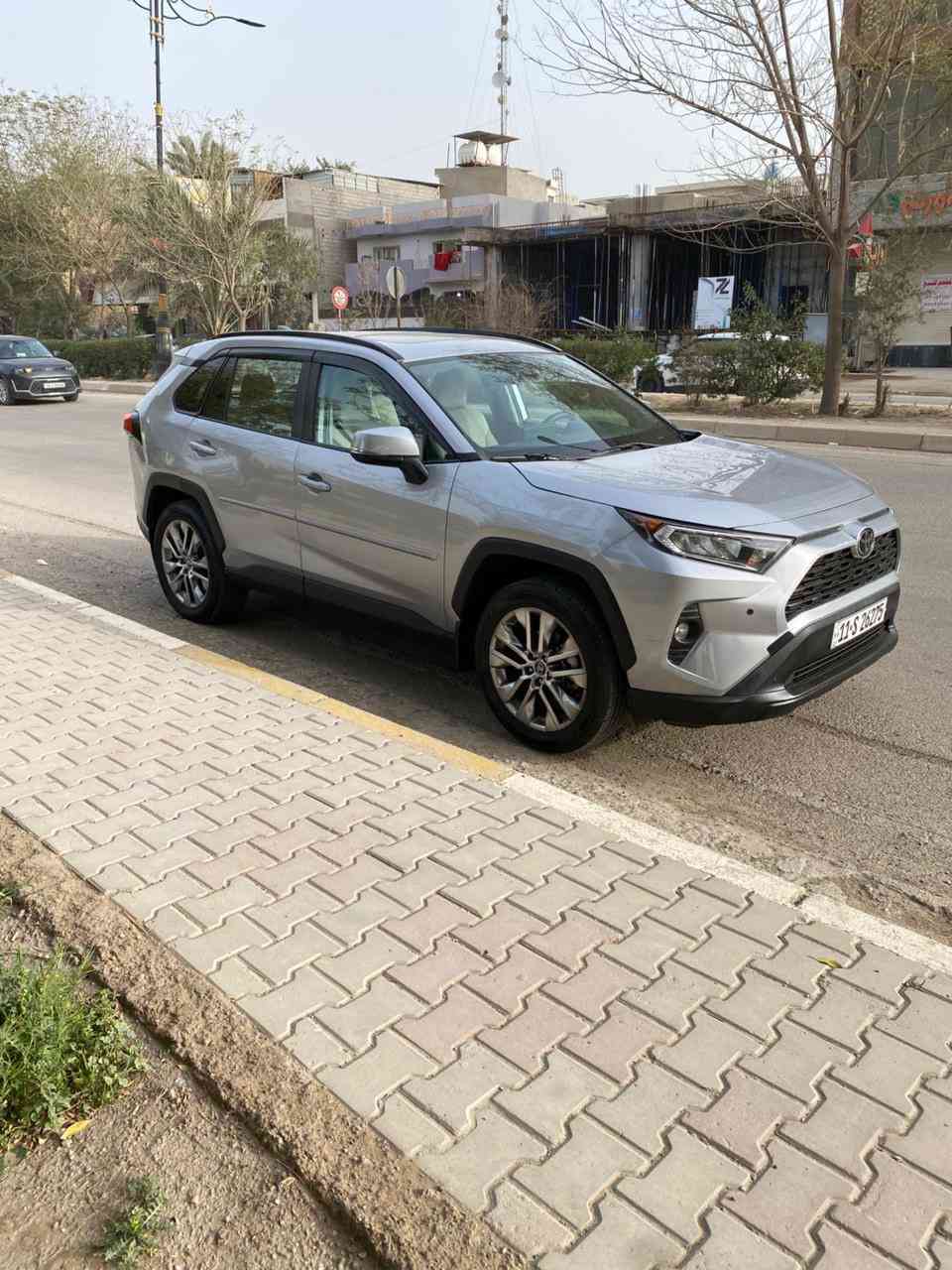 سلام عليكم
-للبيع 
‏-  TOYOTA RAV4, XLE
- موديل -2021 
- لون -رصاصي 
- لون الداخلي -بيجي
- محرك بشرط
- كير بشرط 
- ماشية -45 الف mi
- فئة XLE بريميوم
- سلايت 
- بصمه
-جنطه كهرباء
- رادار امامي
- رادار جانبي 
- حاكية 
- مثبت سرعه 
- تحكم اوامر صوتي 
- تبريد قطعتين 
- هاند بريك بصمه 
- كشن كهرباء جلد
- نظام ECO ثلاث انضمه قيادة 
- نظام اوتو ستوپ 
- اشاره مرايات 
- مرايات كهرباء 
- الضرر قبق الجنطه صبغ و جمامرلغات صبغ
-شرط بدون ايرباك حداديه امامي خلفي جديد
-ويل 19 + تخم تاير جديد
- صور الحادث داخل المنشور السونر موجود و رقم الشاصي هم موجود 
- مكاني - ديالى- بعقوبة 
-السعر ١٩٠ وبيه مجال للطيبين 
- الاستفسار ‭٠٧٧٢ ١٧١ ٢٣٩٥‬
