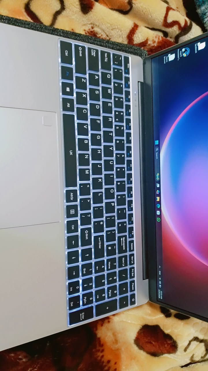 السلام عليكم
لابتوب جديد لوك غير مستخدم 

الرام :::16

SSD::: 1 تيرا

كارت شاشه داخلي:: 8 كيكه 

وندوز 11 برو 

كيبورد RGB

بصمه 
حجم الشاشه::15.6

باقي تفاصيل بصور


**إذا كنت صاحب هذا الإعلان وتريد حذفه لأي سبب، رجاءا أرسل رسالة إلى الدعم الفني**