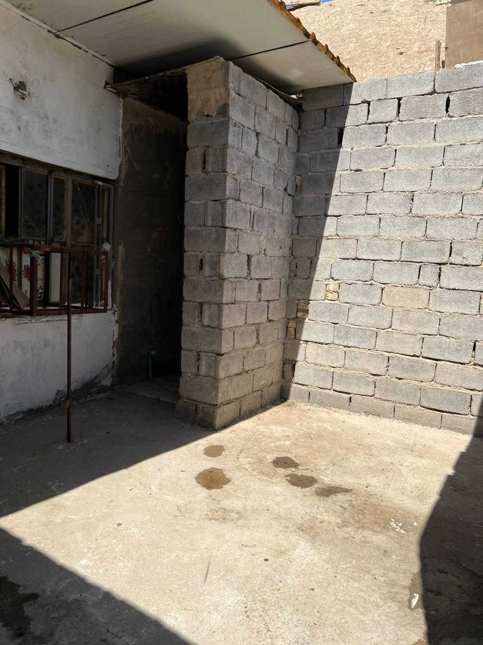 دار للبيع حي المصطفى تابع حي البساتين يم السده بالزنجيل المساحه 50للاستفسار الاتصال على الرقم ***********
