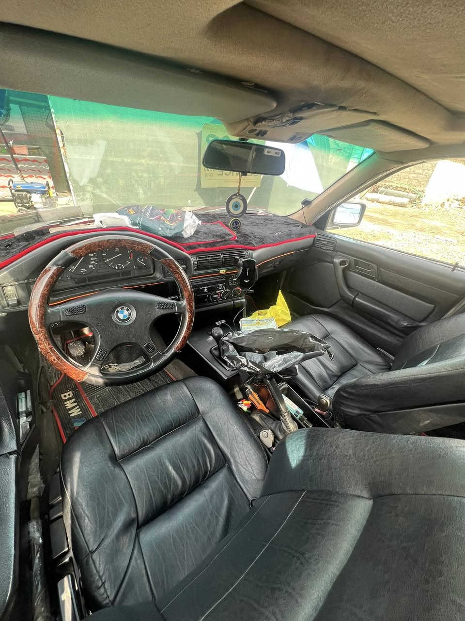 سلام عليكم  للبيع او مراوس حسب القناعه
525 كبس كير عادي
طخم امام جديد 
طخم خلفي جديد 
كير ومحرك شرط 
ويل ام اصلي شرط 
تايرات جدد 
رقم نينوى دولي 
داخل جلد بدون صاج 
موديل ١٩٩١ 
شرط الوكاله والتحويل 
نقوصات السياره سلايت فالته الايطه الي تكعد بل سجه 
وبدون كابون مامسجله شرط 
اكسل مقفول يعني بطناش ومعدل 
سياره ماينقصها غير ستر الله 
السعر ٥٥ وبيها مجال متوازي ع بيعتها 
بيها ضربه بجهات السايق واصل للشاصي ٤ اصابع ومعدله وجاهز السياره 
***********
***********
وتساب موجود ونيت موجود واتصال موجود
