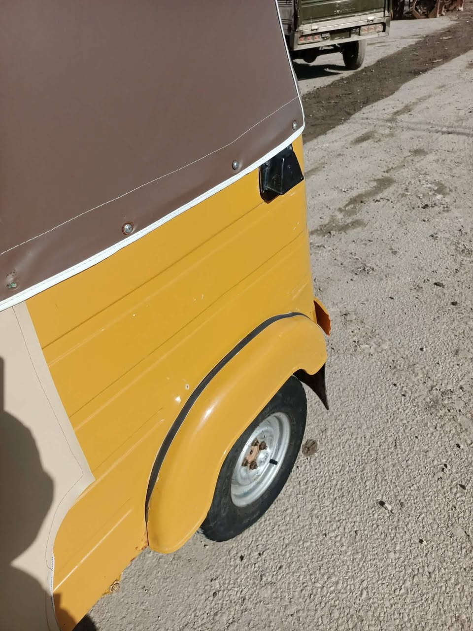 سلام عليكم تكتك لبيع موديل 19 شهر 11 رقم وسنوية رقم نكليزي  بيهه ضربه بصيطة بل خد سعر 5 ملاين وبيهة مجال بصيط ***********
