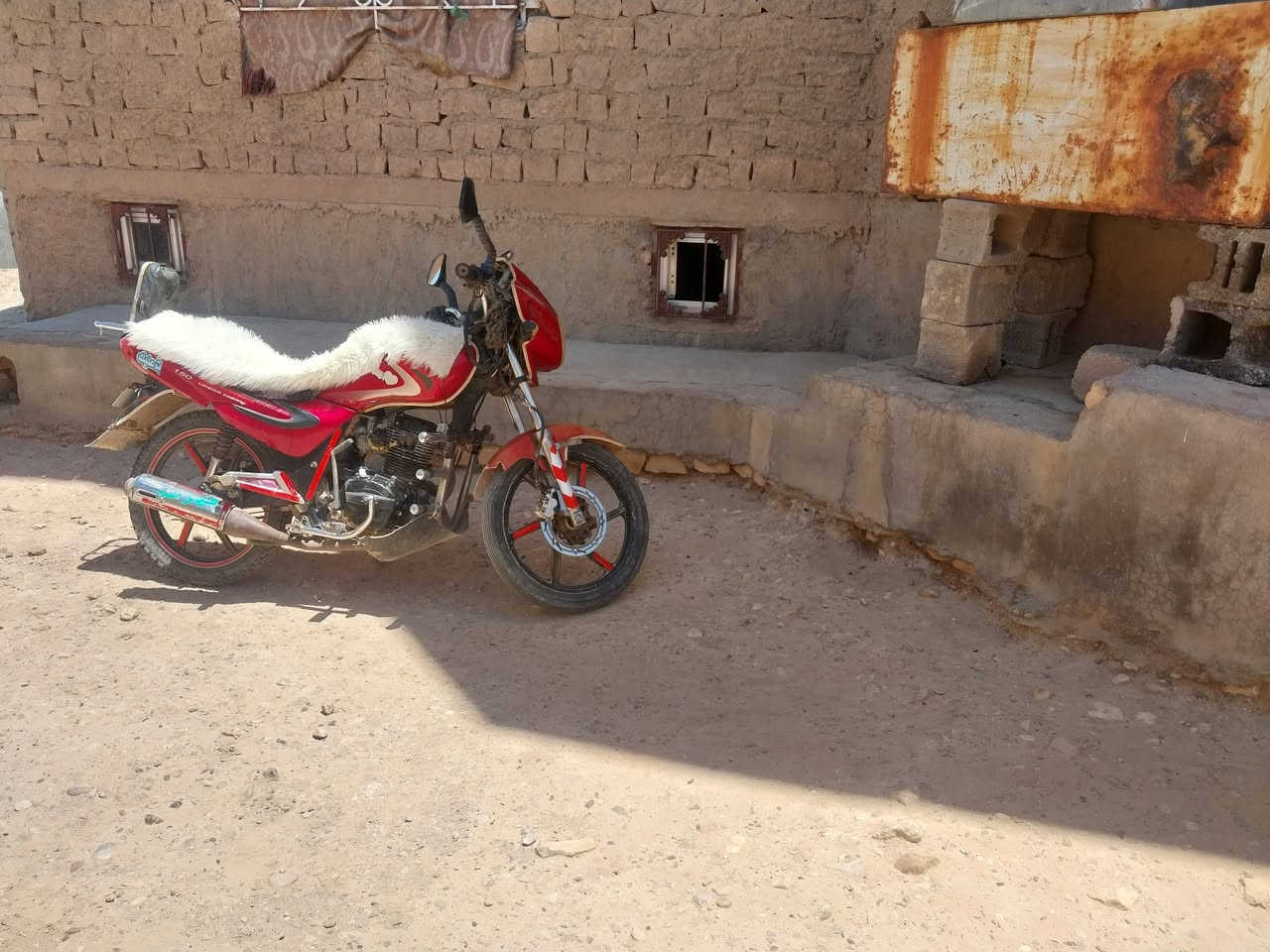 لبيع سايم موديل 2018 محرك وكير كهربايات جاهز ما تصرف عليه شي ***********
