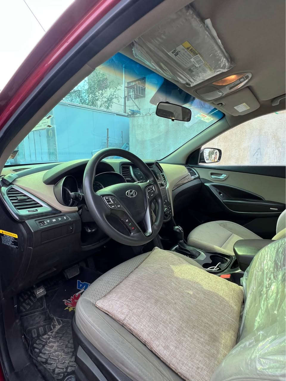 سنتافيا 18 كفاله عامه سياره جاهزه من جميع نواحي باسمنه تحويل ثاني يوم  تبريد تدفئه كير مكينه حداديه سياره جديده ونضيفه جداً
*********** Singapore
