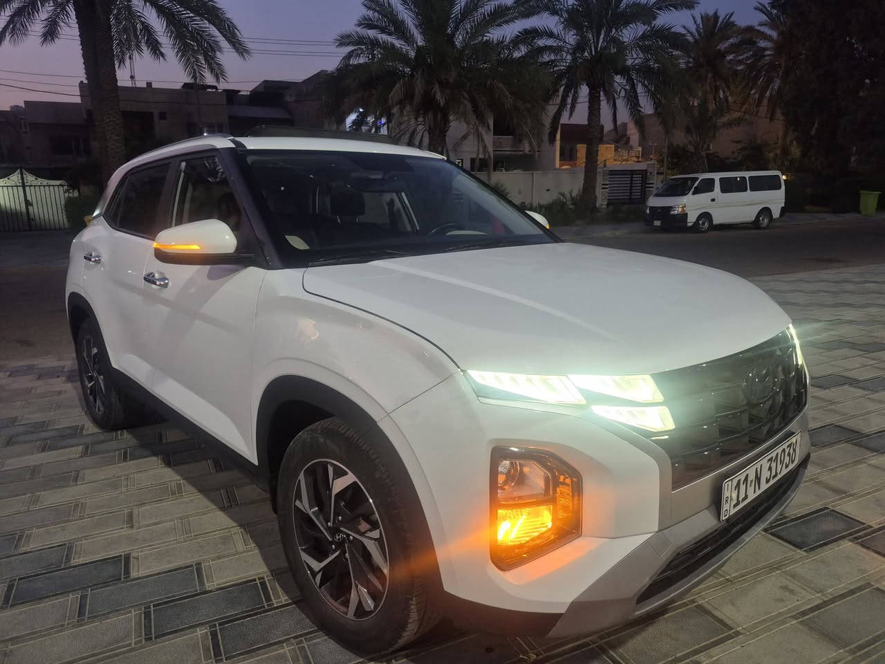 سعر مناسب ١٤٥
هونداي كرتا 24 فول ١ع ١
بغداد بصمه بانوراما تشغيل عن بعد لد امامي خلفي اشاير ومري شفط شاشه وكامره تحكمات شاشه وكامره ويل كب هاندبريك بصمه اوتو هولد مانع انزلاق شفتات تبريد قطعتين داخل لونين  جديده ماشيه ٢٤فقط
بيها شويا حالوب  وبارد بسيط جدا 
بغداد حي جامعه 
***********
***********
