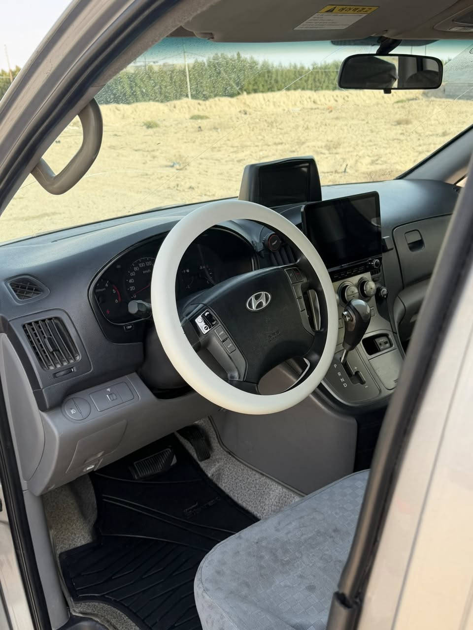 سلام عليكم ستاركس 2012 اصل مصفره هيئه وضريبه ثاني يوم اداورلك سياره حلوه وجديده بيه ضربه تكمه مكان بصرة زبير سعر 165 اتصال ***********
