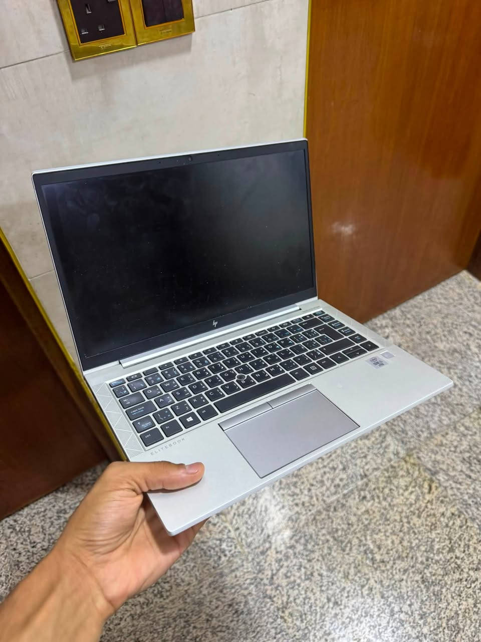 لابتوب HP 840 G7 للبيع
مواصفات قوية ومناسب للدراسة، الدوام، البرامج المكتبية والاستخدام اليومي بشكل انيق ونحيف :

• المعالج: Intel Core i5 الجيل العاشر
• الرام: 16GB
• التخزين: SSD 256GB سريع
• كرت الشاشة: Intel Shared Graphics
• الشاشة: 14 إنج
• الجهاز نظيف وحالته جيدة

للتواصل مراسلة خاص
***********
