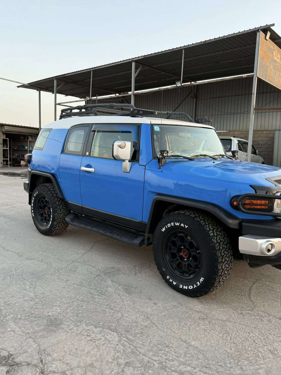 السلام عليكم تويوتا اف جي 2007 وارد امريكي كلين تايتل السياره بدون صبغ بيه بارد فقط 
السياره مكينتها بلاديه وماملعوب بيها 
ومسويلها ادامه كامله 
منضومه تبريد جديده 
وحداديه جديده 
غرفتها نضيفه 
وعليها اضافات حلوه 
ماشيه 200 الف 
رقم بغداد بأسمي ثاني يوم تحويل 
مكانها بغداد الكرخ 
***********
للاستفسار 
سعرها 158 وبيها مجال 
اتصل عليه وتدلل
