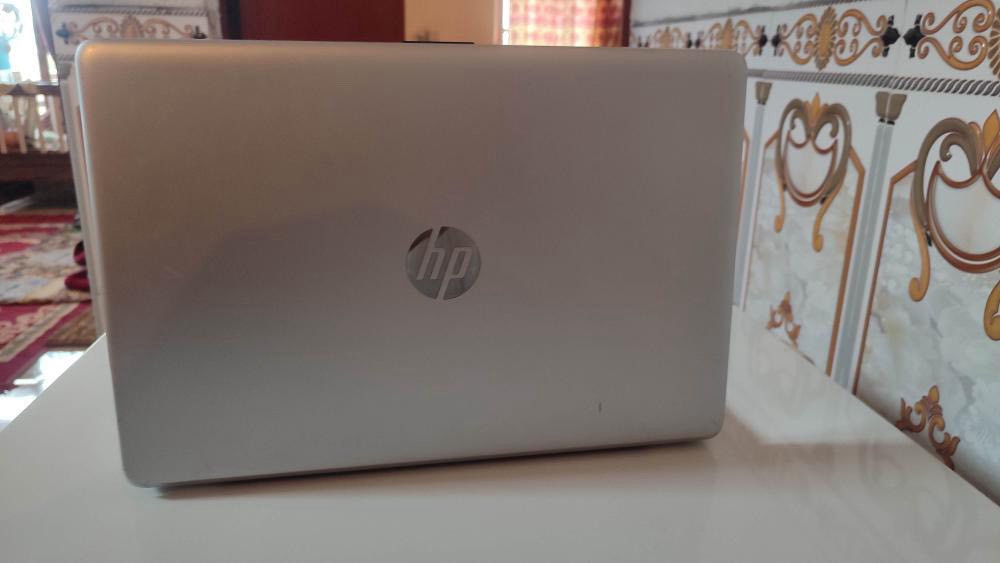 لابتوب HP للبيع – مواصفات قوية ونظيف
💻 HP Laptop 15-bs1xx
⚙️ المعالج: Intel Core i5-8250U (الجيل الثامن – 4 أنوية)
🧠 الرام: 4GB DDR4
💾 التخزين: 1TB HDD (مساحة كبيرة للتخزين)
🎮 كرت الشاشة:
AMD Radeon R5 M330 خارجي 2GB
Intel UHD Graphics 620 داخلي
🪟 النظام: Windows 10 Home إصدار 22H2 محدث
📺 شاشة قياس 15.6 إنج (مناسبة للدراسة والعمل)
🔌 منافذ متعددة (USB – HDMI – سماعات – كرت ميموري)
🔋 البطارية: شحن ممتاز ويشتغل بدون شاحن
🧳 الملحقات: شاحن أصلي + جنطة + ماوس
✅ مناسب للدراسة، الأوفيس، الإنترنت، التصميم الخفيف، مشاهدة الأفلام، وبعض الألعاب الخفيفة
📍 الموقع: بعقوبة – ديالى
💰 السعر: 300000 دينار
🔄 قابل للتفاوض البسيط للجادين فقط
📞 للتواصل: مراسلة خاص / واتساب
***********

