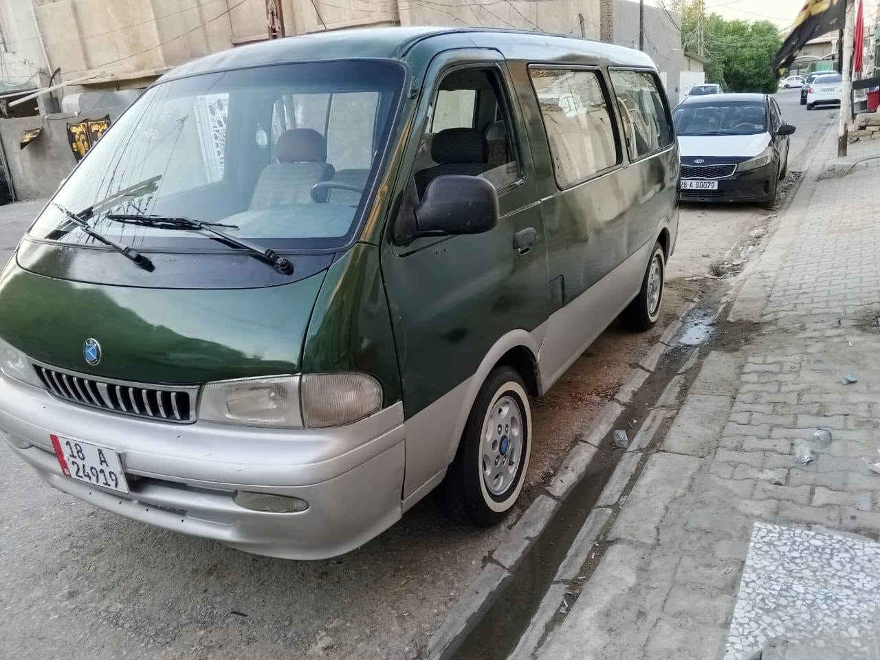 السلام عليكم سياره للبيع
موديل 2001 بسمي سنويه لل 31
مكينه 300سوبر تجفته جديدا كير والكسل نضيفات 
مصبوغا بدون ضربا 
مكاني نجف 
السعر 67ورقه لاستفسارتصل ***********
