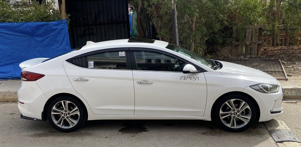 السلام عليكم النترا للبيع 2017 فول مواصفات الايراني GLS كفاله عامه ما عدا رصعات بسيطه 
تدفئه وتبريد كشنات اماميه 
وتدفئه كشنات خلفيه
حساسات اماميه وخلفيه 
كشانه جلد
نقطه عمياء
كشن كهرباء خزن 
بصمه تشغيل
فتحه سقف
لايت عدسه تحكم رفع وتنزيل
مري قلاب وكهرباء 
محرك 2.0 دوش
تخم تاير جديد
السعر175 بيها مجال
متواجده في الفلوجه معرض الامارات المركزي


**إذا كنت صاحب هذا الإعلان وتريد حذفه لأي سبب، رجاءا أرسل رسالة إلى الدعم الفني**