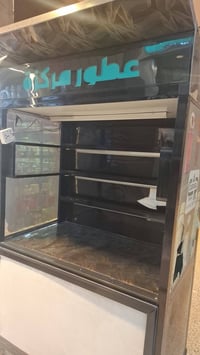 عارضة عطور للبيع مثل ما موضح بالصور .. عارضة المنيوم ( ثقيل ) جديده ما...