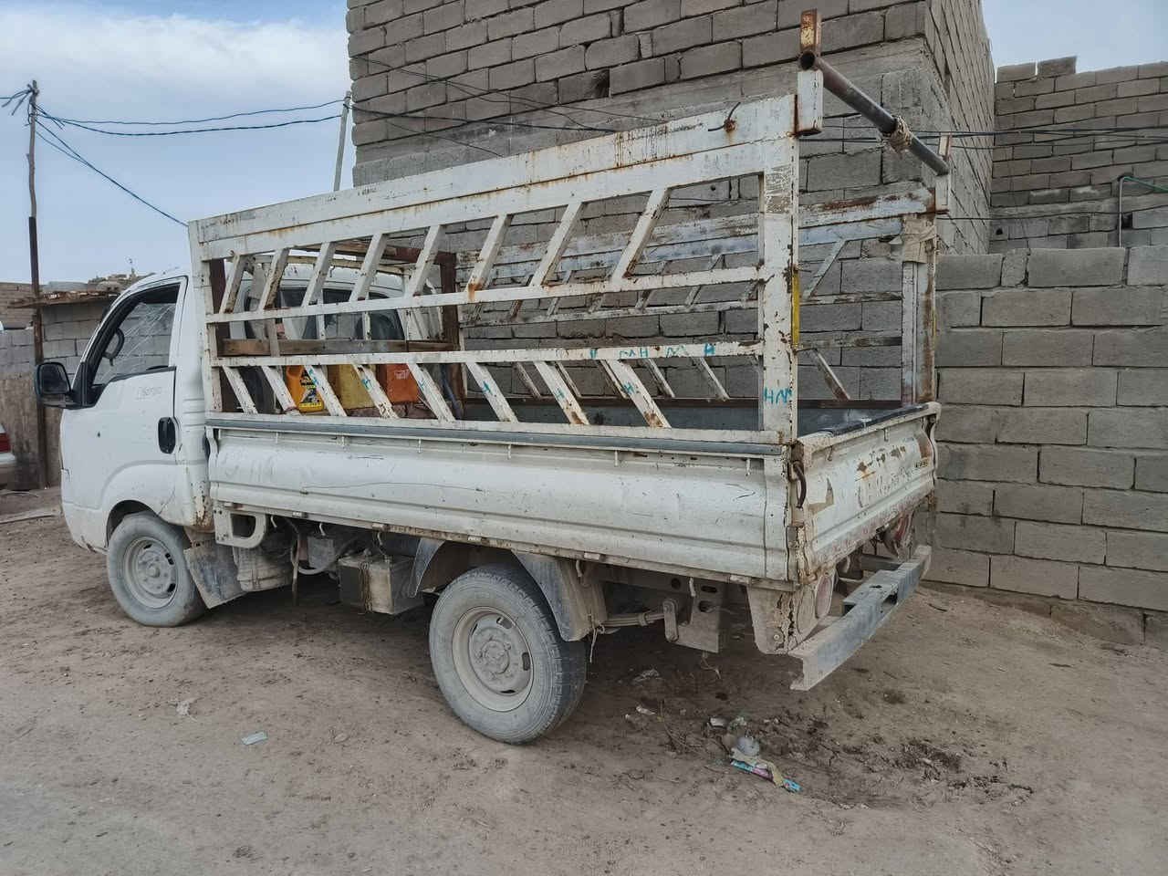 سلام عليكم كيا تك قمارة مكان البصره الزبير رقم بصره صدامي سنويه عاج منتهيه ب 2023 راعيها ماندله السعر 33 بيها مجال شاصي مفطور محرك يبخر رقم شاصي واضح مصفرة غرامات ***********
