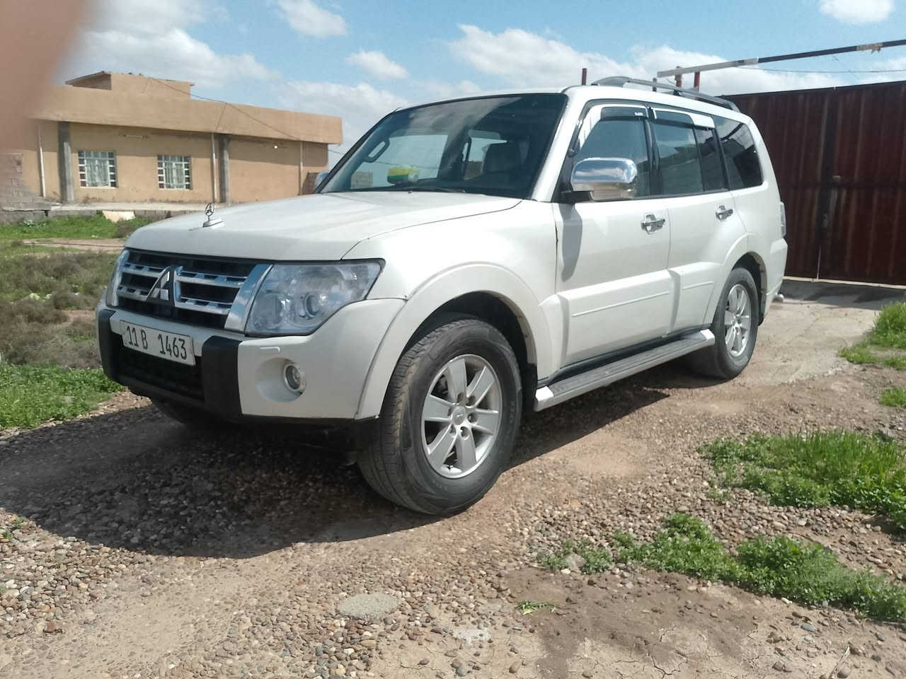 السلام عليكم بيع باجيرو 2008 حبتور فول 1/1 بيها منضومه غاز 60لتر انسه البانزين
مكفوله من الضربه بيها جالملق امامي عكس السايق صبغ
محرك 3000خيرمن الله كير مضبوط تبريد٣قطع 
رقم بغداد انكليزي مميز 
صور السونار بل منشور 
مكان السيارة دجيل ١٤رمضان قرب صيطرت العبايجي 
السعر ١١٧ وبيها مجال الطيبين ***********
