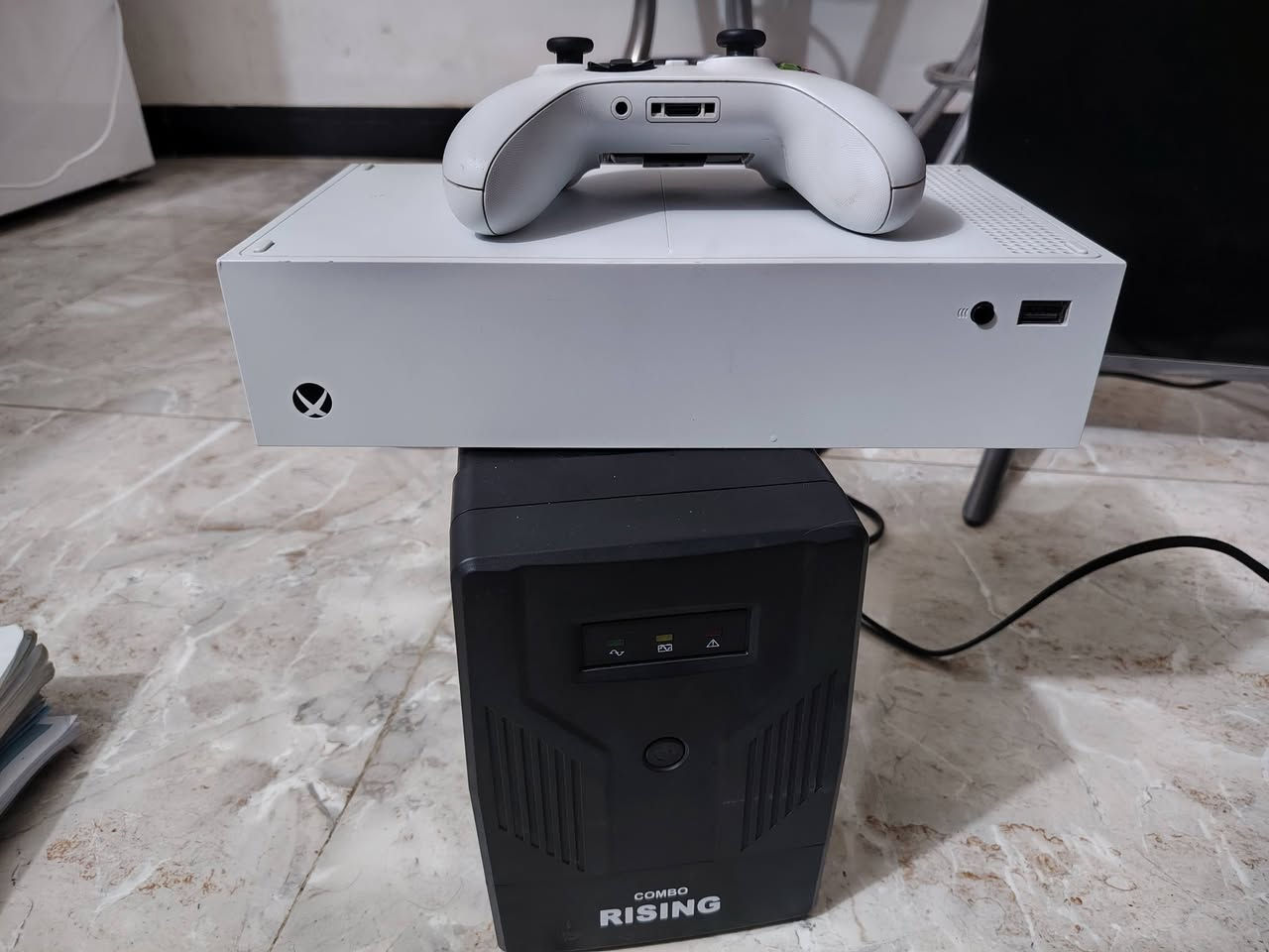 السلام عليكم  xbox sires S   للبيع جهاز نظيف  ما مفتوح  يدة تحكم هم  نظيفة اي مشكلة مابيهن تفحص يلة تاخذ + ubs من rising 1500   ماخذة قبل شهر  بطاريات جدد  السعر  ٤٠٠ الف


**إذا كنت صاحب هذا الإعلان وتريد حذفه لأي سبب، رجاءا أرسل رسالة إلى الدعم الفني**