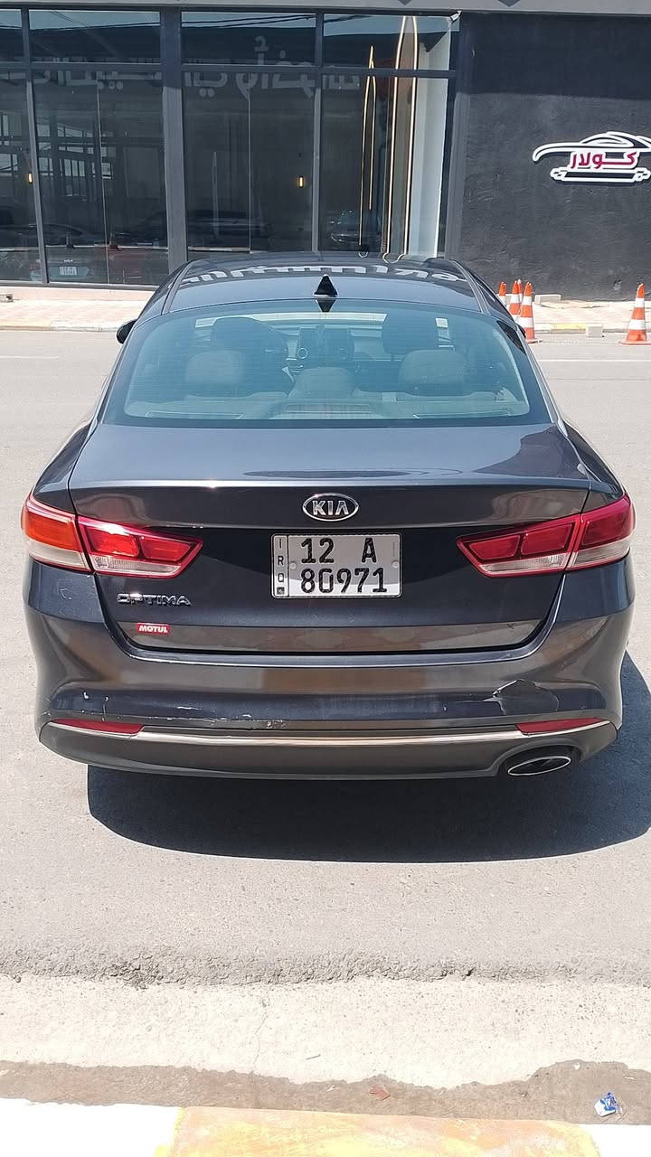 #للبيع نقد فقط كيا اوبتما موديل2018 امريكي محرك 2400 شرط محرك وكير بيها قطعتين رش بدون دواخل السيارة موضح بل الصور
السعر 120$ 
بيها مجال اتصل وتدلل خاص مقلق 
***********
