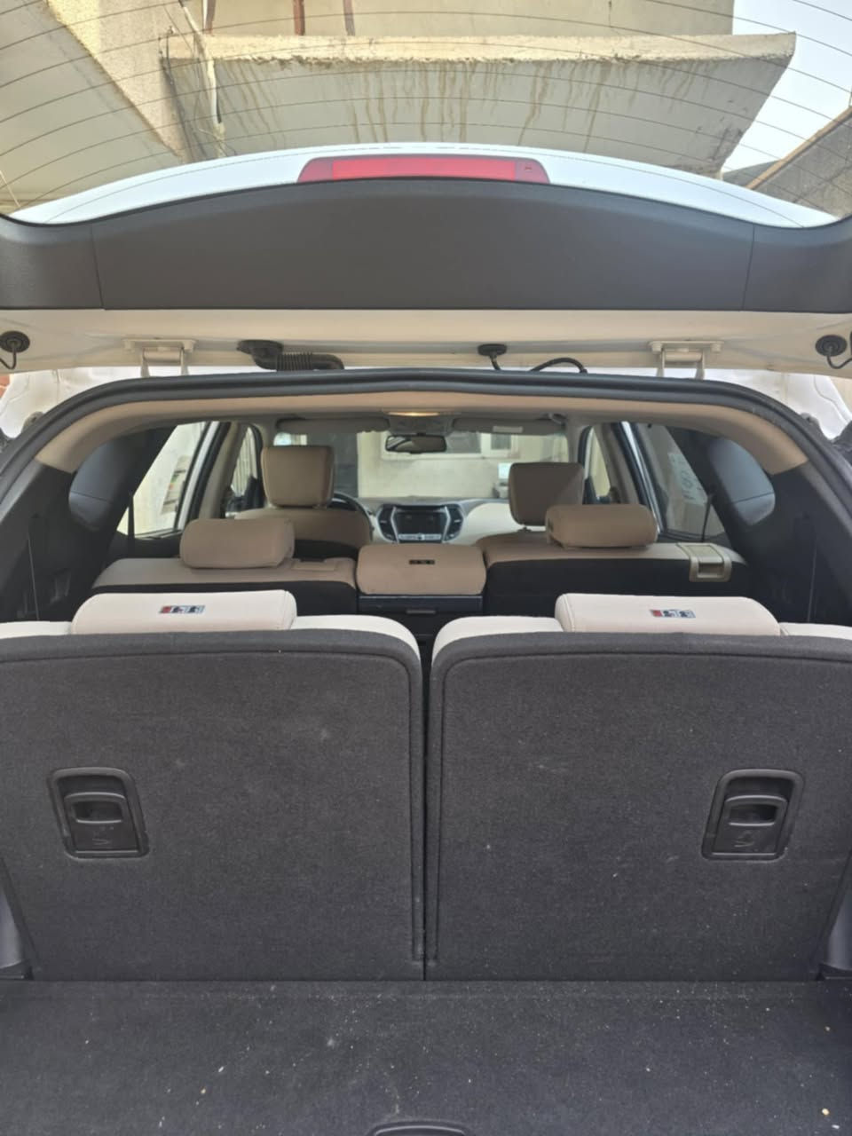 هيونداي سنتافي 2018 خليجي سلندر 6 كلين تايتل فول مواصفات ماعده سلايت وكشن جلد السياره بيها قطعتين صبغ ربع السقف وبداية البونيد فوق الايتين بسبب الغسل المسبب لازله صبغه السياره ماشيه ١٨٤٠٠٠كم فول مواصفات مكان كركوك *********** السعر ٢٢٠ ووقه بيها مجال رقم اربيل
