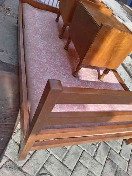 جربايه صاج ثقيل  باب اول نظافه 100%مع الجودليه ب80 وبيها مجال

جربايه اطفال استيراد خشب نظافه100% مع دواشك 2 ب50 وبيها مجال

مكاني اعظميه السفينه عالشط

***********
