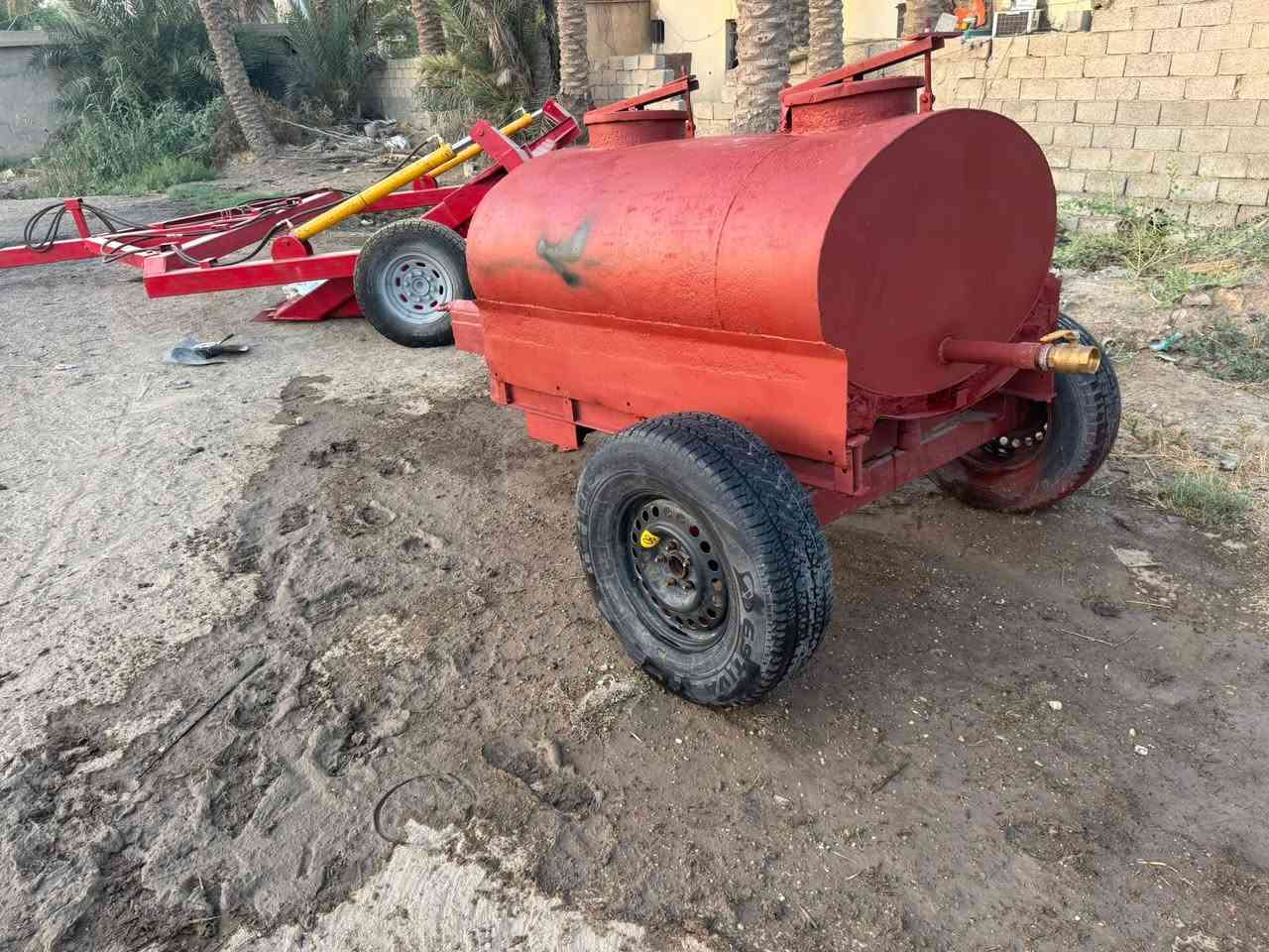 السلام عليكم شباب للبيع مقطورات  جاهزات عل شغل لا كسر ولا لحيم التر وحده ام 3000 الف   او ام 1500.      مكاني بغداد المحموديه.       ***********.   ***********

