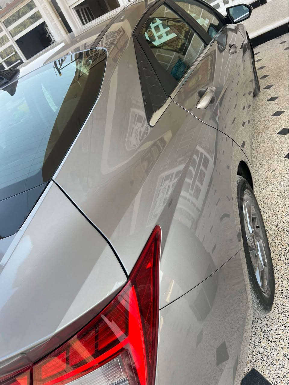 السلام عليكم
 النترا 2024 (هايبرد) 
  مكفوله من صبغ وتبديل بارد فقط 
سونار موجود سياره بدون ايرباك 
رقم بغداد جديد سنويه جديده 
فول مواصفات 
حساسات 
رادرات 
اشاير بالمري
توقف ذاتي 
تحديد مسار 
ثلالث انضمه قيادة 
سايد بريك بصمه 
بصمه أبواب و بصمه تشغيل 
تشغيل عن بعد 
تبريد قطعتين
اشاره ترحيبيه 
لد امامي خلفي 
محرك1600 دوش 
ماشيه 35km
مكان سياره بغداد 
الاتصال على رقم *********** 
ماسنجر موجود وبالخدمه بغداد, العراق
