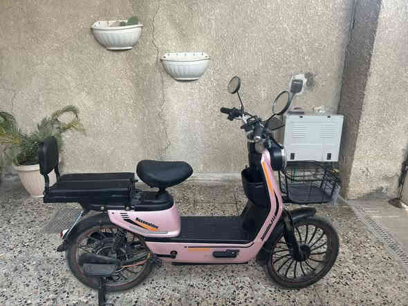 دراجه شحن ار9 نضيف كلش صار اقل الشهر من اخذته للبيع سعر 450 الف وبيه مجال مكاني العبيدي حي الرئاسه الرقم***********
