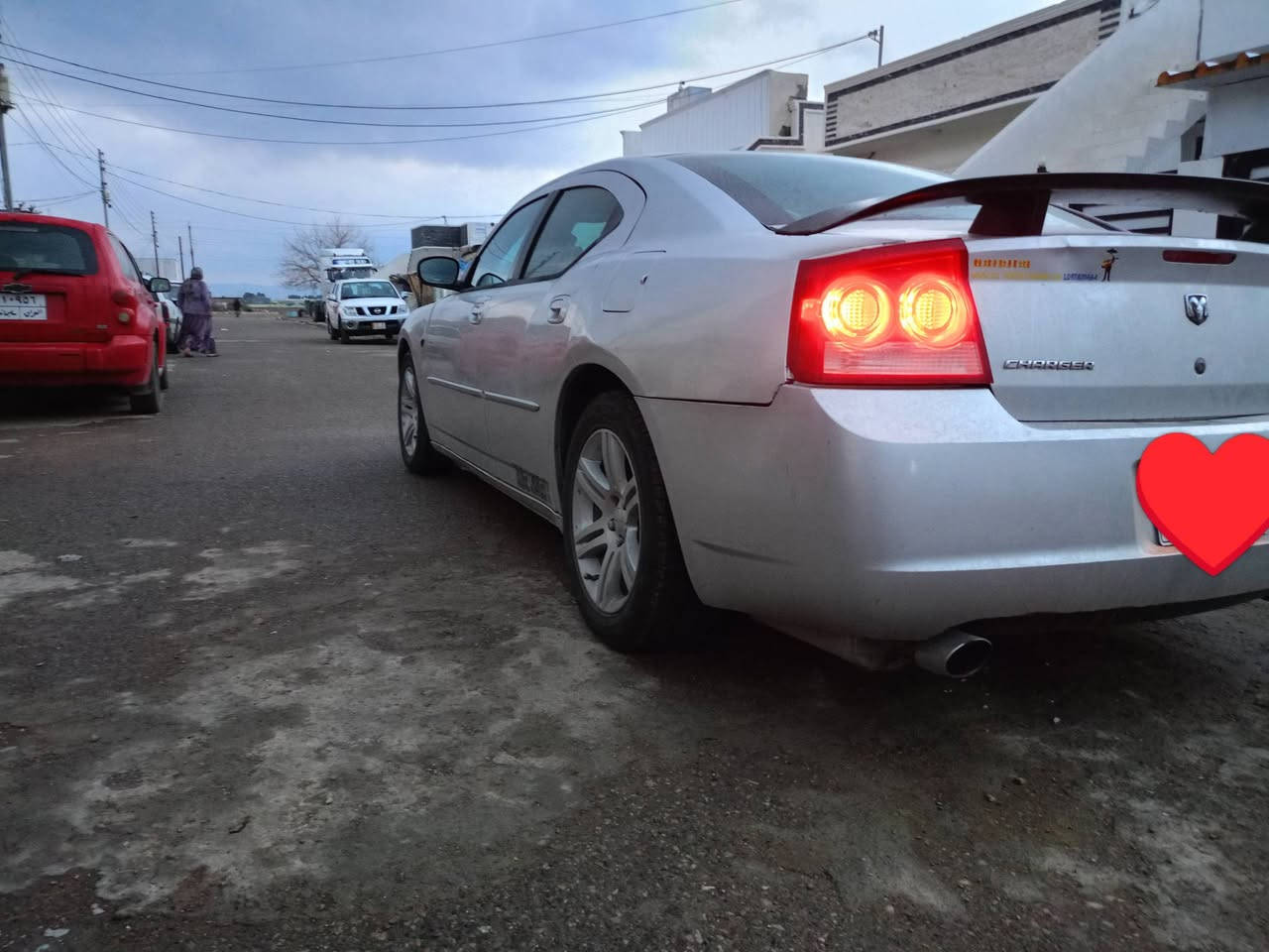 دؤج جارجه ر براوة مؤديل2010.كيرتوماتيك ويل كرؤم 4جام كاره باي ته بريت ساردوو كه رم لايت زينؤنه ته حديل سورعه هتد... ،كيرو مه كينه ي به شه رت نه هه لم نه بوخاري نيه ليدراوي نيه ته نها ده عامي دواوة ، سه ياره كه مالي دؤسته و سعري خوار هه موو بازار ته نها 45كه لا شوين بازيان***********
