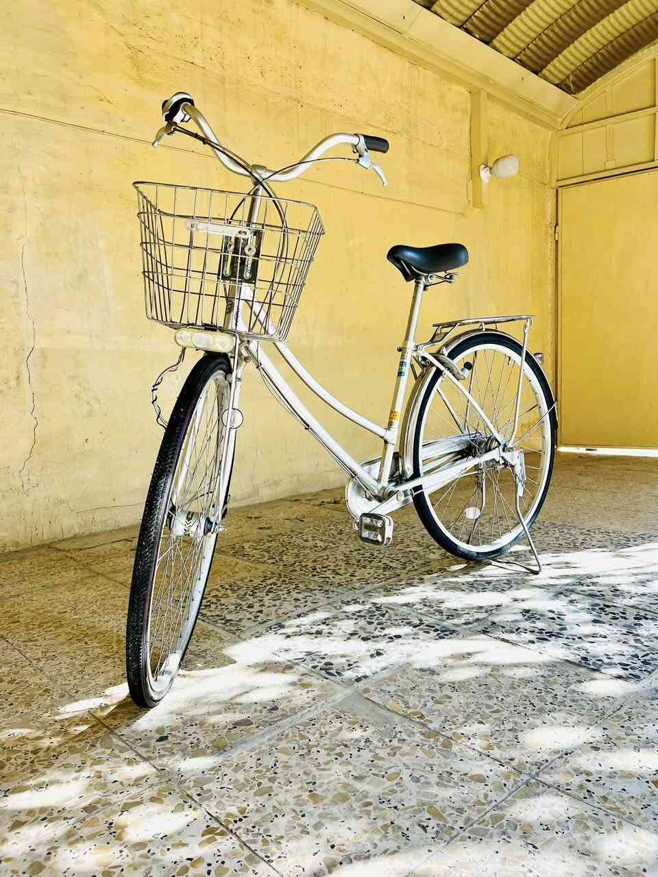 السلام عليكم 
بايسكل بناتي ياباني حجم 27 ، لون سلفر مميز،
گير داخلي 3 نمر وحساس امامي ثلجي
قفل خلفي برجستون 🔐
ويل فافون برجستون أصلي ضد الزنجار
البايسكل كامل من كلشي وكلش نظيف 
وضع حاوية وغير مستخدم ..
للتواصل عالخاص وهذا رقمي بي واتساب
***********
مكاني المدائن سلمان باك قرب مجمع بسماية
