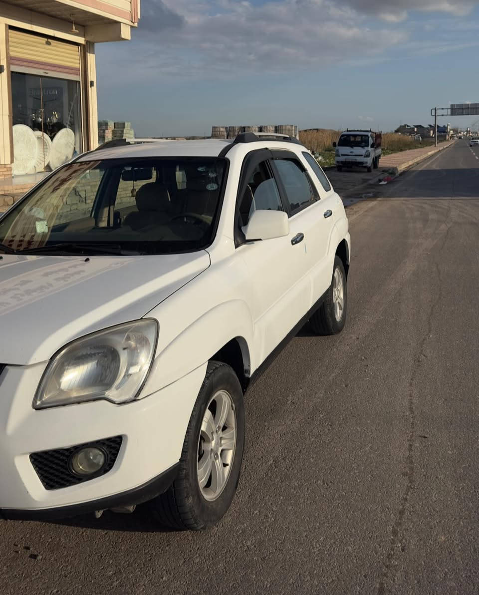 للبيع كيا سبورتج
موديل 2010
بدون حادث
رقم جديد وسنوية جديدة
محرك وكير بشرط 
رقم ‭***********‬
