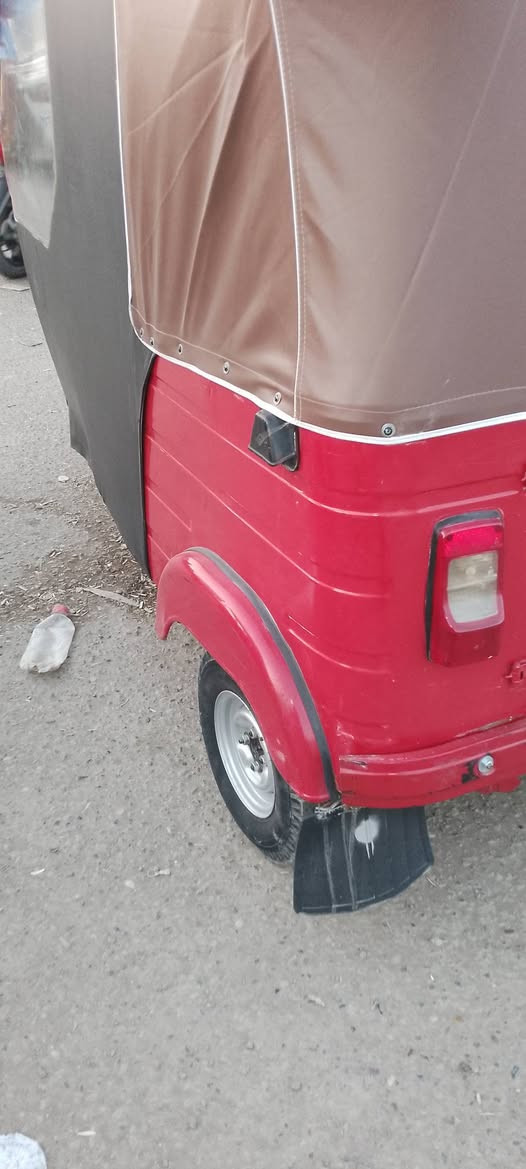 سلام عليكم تكتك موديل 18 مرقمه كامله رقم انكليزي بغداد تكتك خير من الله معمره كامله كبل الشارع تكتك نضيفه سعر 5250 بغداد مدينه الصدر ***********
