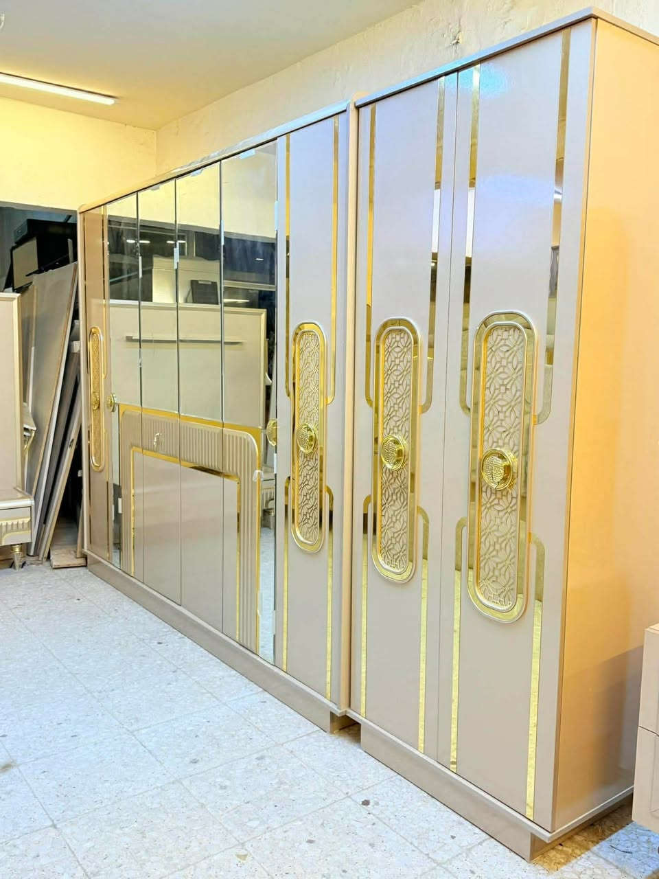 ✨ غرفة تركيه🇹🇷  اصليه صبغ حراري  11 قطعة 
 نظام أبواب موديل حديث 
سرير مخزن عملي
 ضهر بلوك
 قماش وتر بروف أصلي
✨ نظافة 95/💯
شد ونقل مجاني داخل بغداد
 توصيل للمحافظات بكروه
*********** واتس اب
