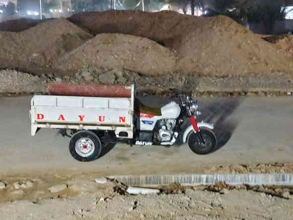 للبيع موديل15تعمير25 مكينه مفتوحه
السعر 1450 وبيه حك الجيه مكاني سوك الشيوخ 
ستوته نضيفه 
مستعجل علا بعته رقم ***********
مو شراي لا تراسل
