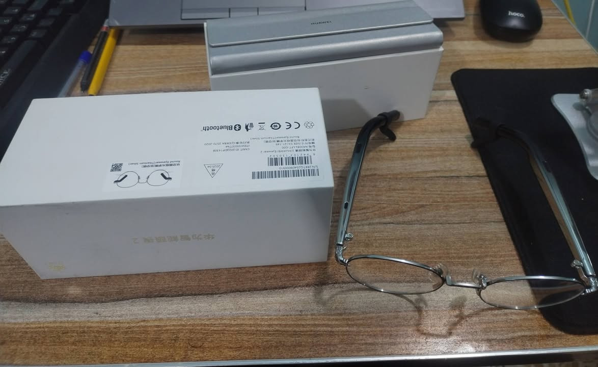 🚨 للبيع | Huawei Eyewear 2 نظارات ذكية 🚨
نظارات Huawei Eyewear 2 الأصلية بحالة ممتازة جداً، شبه جديدة، استخدام خفيف جداً.
✔️ صوت نقي وسماعات مدمجة
✔️ تعمل بلوتوث بدون مشاكل
✔️ بطارية قوية تدوم ساعات
✔️ مريحة وخفيفة جداً على الوجه
✔️ مناسبة للدوام، القيادة، والمكالمات
📦 مع العلبة وكامل الملحقات (إذا موجودة عندك ضيفها هنا)
💰 السعر المطلوب: (200$)


**إذا كنت صاحب هذا الإعلان وتريد حذفه لأي سبب، رجاءا أرسل رسالة إلى الدعم الفني**