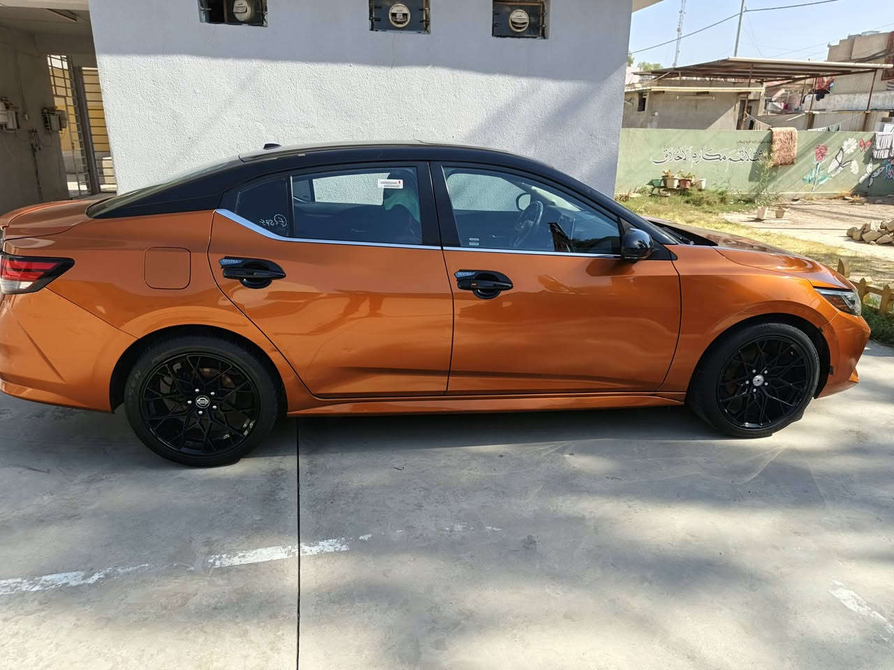 نيسان سنترا (SR اعلى فئة ولون مميز)الموديل2020
(رقم أربيل)
الممشى(95 الف ميل) 
المحرك(2000)    
مكينه وكير شرط 
(تشغيل بصمة+بصمة أبواب)
(مثبت سرعة+تحكم ستيرن)
(فتحة سقف / 5 كاميرات 360)
(لايت عدسة ليد نهاري)
(مقاعد جلد كهربائية وهيتر + هيتر ستيرن) 
(سماعات BOSE)
نظام قيادة (عادي واقتصادي وسبورت) 
ويل كاب (SR)
ضرر السيارة(صندوك/ خلفي بدون ايربك) وبدون قطرة صبغ وبدون دواخل   
السعر(136)وبيها مجال بسيط
الموقع(موصل أيسر) 
للتواصل واتس اب او اتصال (***********)
