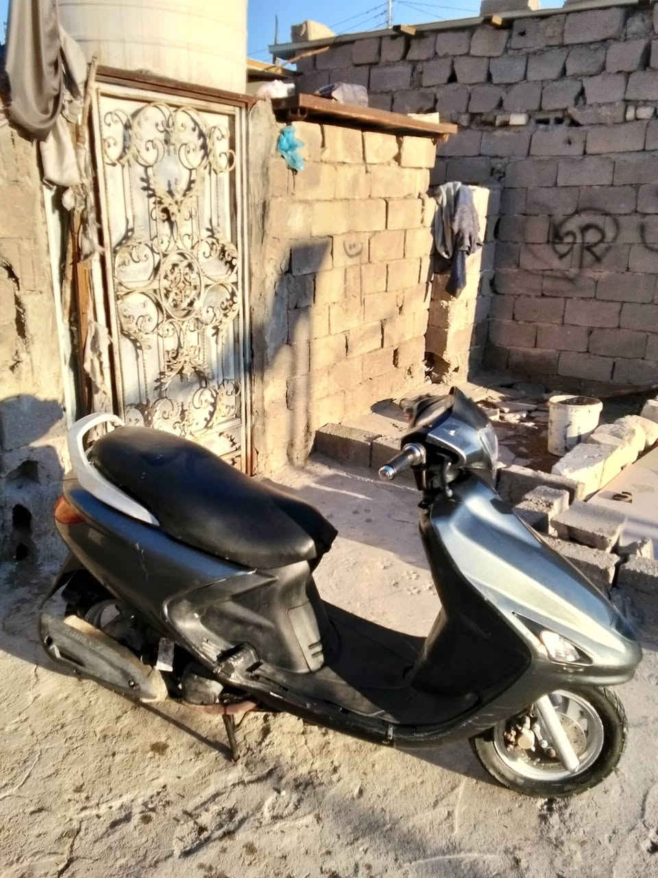 السلام عليكم فراشه فحل دسك كرستال بلاد دراجه صار شهرين ماخذها من الرمبه برغي واحد  مامفتوح بيها دراجه بلاد من البرغي للبرغي فحص وين ما تريد افحص اي مصلح يعجبك دراجه خرسه ما تنسمع نهضه ومعدل فول كهربائية من الطول لطول كلها شغاله هندر سلف قفل سكان كله شغال السعر 550 وبيها. مجال قليل الشراي يتصل ولموشراي لا يتصل مستعجل ع بيعتها ***********
