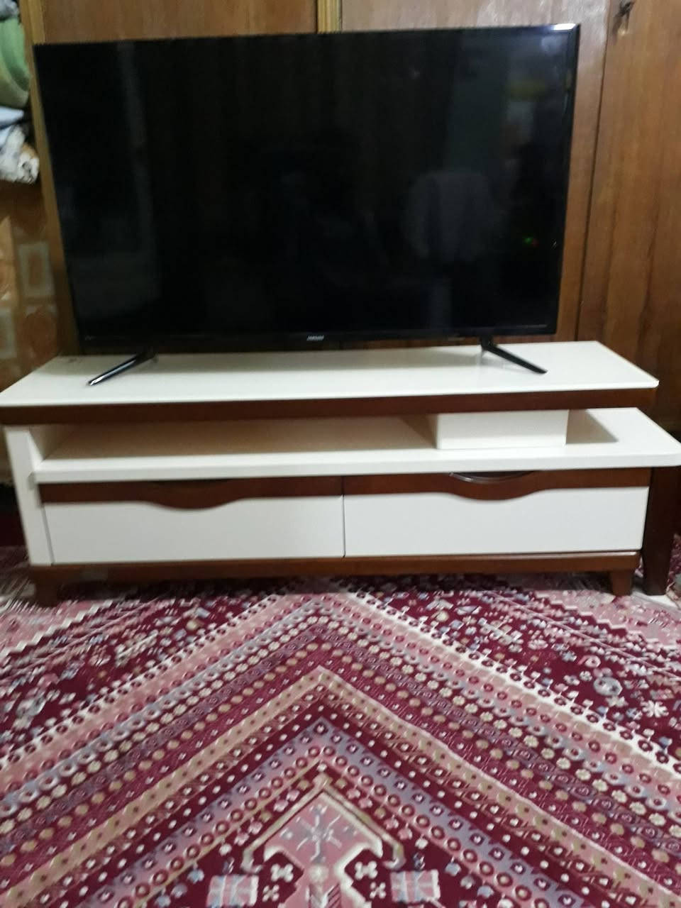 سلام عليكم ميز بلازمه اسلايت مكاني البلديات السعر175الف
رقم:***********
