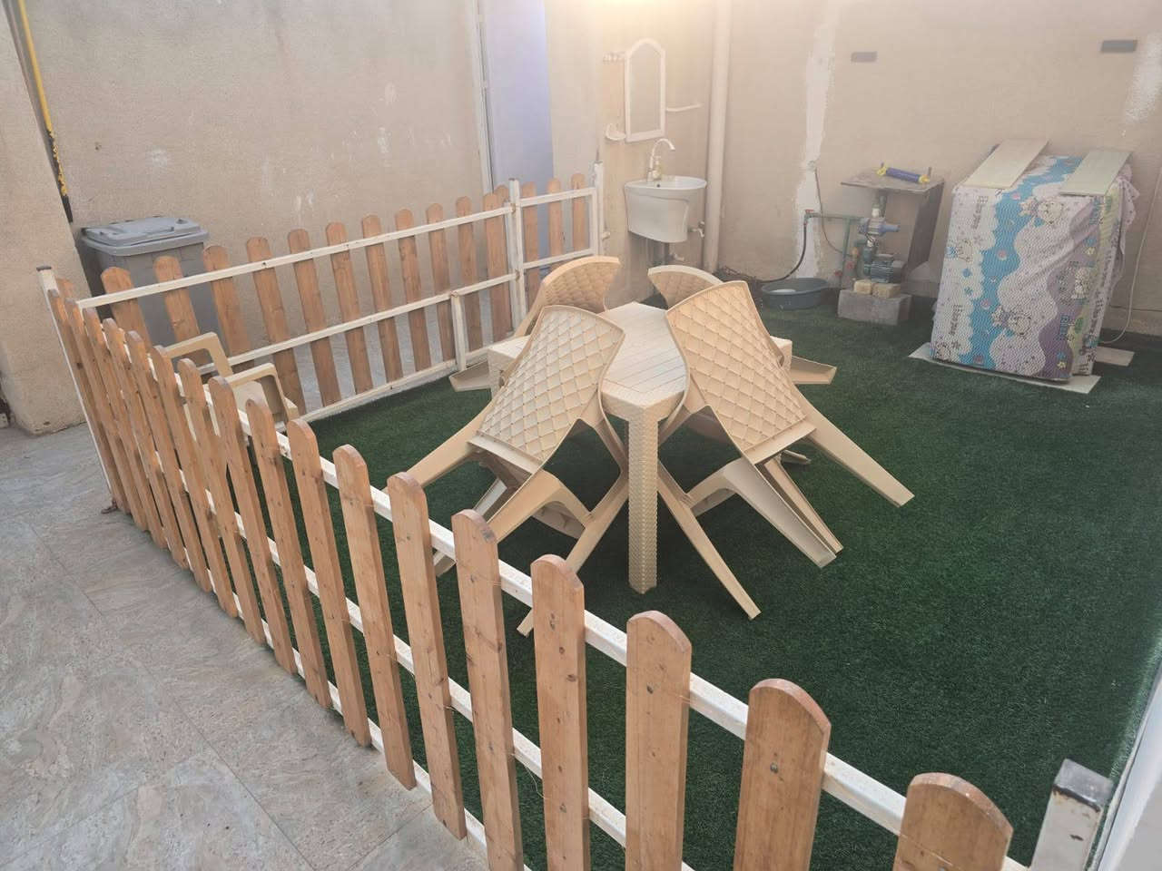 سلام عليكم وسعد الله أوقاتكم 👋⁉️

5 خمسه دور سكن للبيع ⛪️ بسعر جدا مناسب تريدهن كلهن او واحد 

المساحه 200M²

يحتوي كل بيت على 
غرفتين نوم 
ديوان 
صاله 
مطبخ 
صحيات داخلي و خارجي  
حديقه
كراج سياره 
البيوت جدا مرتبات 

كافه الخدمات متوفره 

طابو صرف  زراعي بأسم عراقي سند ٢٥ 
راعي الارض ساكن نفس المنطقه 
تريد سهم
 او
 نسخه من الطابو + وكاله

العنوان البصره ابي الخصيب طريق الصحراء  
ثالث بيت عن التبليط

سعر 150 مليون و بي مجال 
للاستفسار
***********
