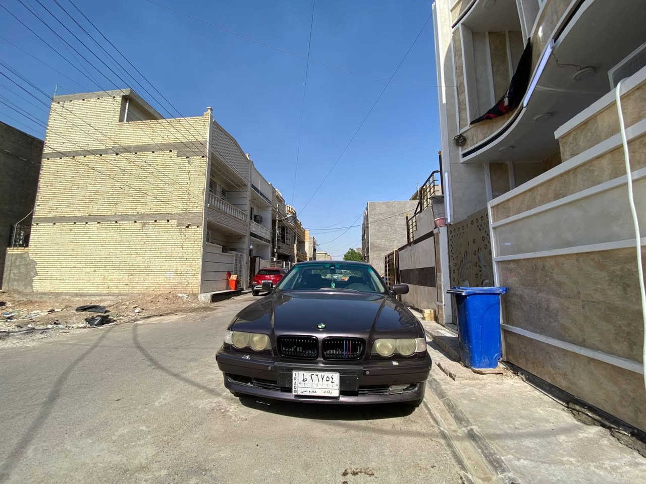 السلام عليكم من رخصت الدمن بيئم خفاش  للبيع حجم 44سياره صبه جديده بيع مستعجل سياره في غنه عن مواصفات معروفه موديل 97محدثه 2000تحويل ثاني يوم 55السعر مكان بغداد***********
