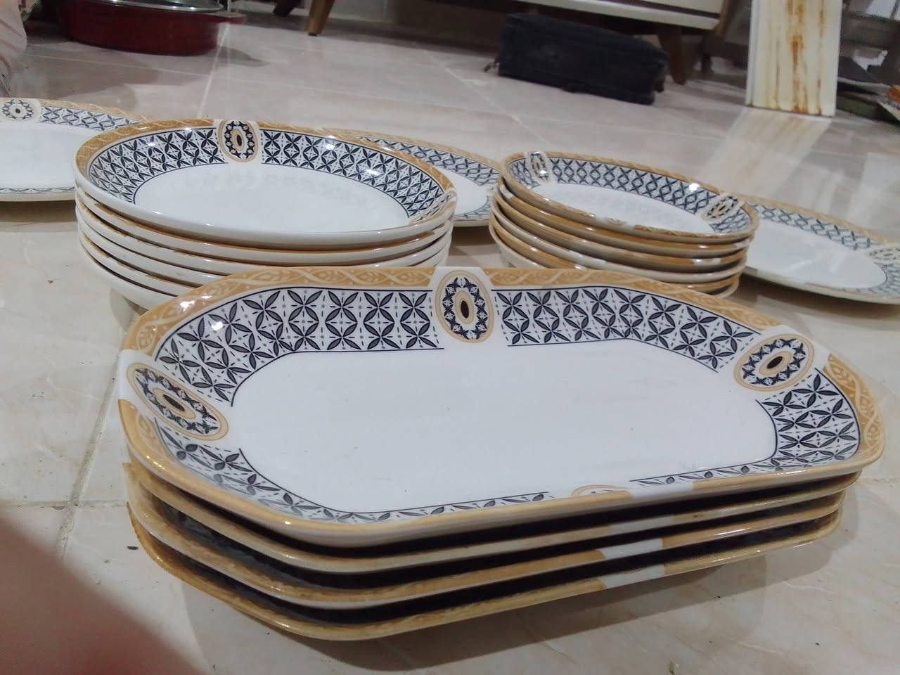 احجام كبيره 
قياس 3قطع  32سم 
6مواعين24سم
6مواعين 21سم
4 مستطيل 32سم
مجموع
19قطعه ب32
الف


**إذا كنت صاحب هذا الإعلان وتريد حذفه لأي سبب، رجاءا أرسل رسالة إلى الدعم الفني**