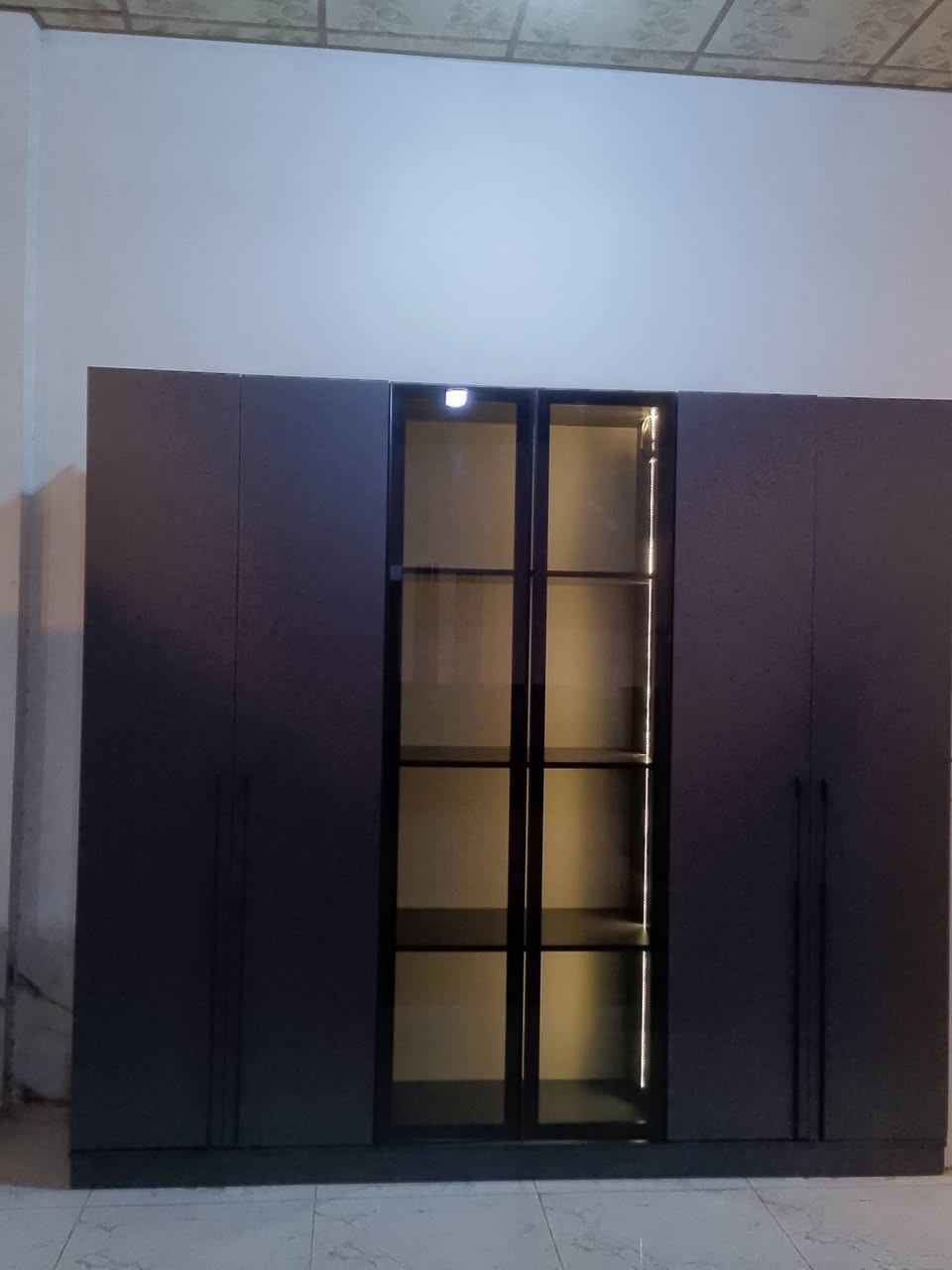 غرف نوم تركي مستعمل اخو الجديد نظيف كلمن وسعره الشراي يتصل على الرقم ***********
