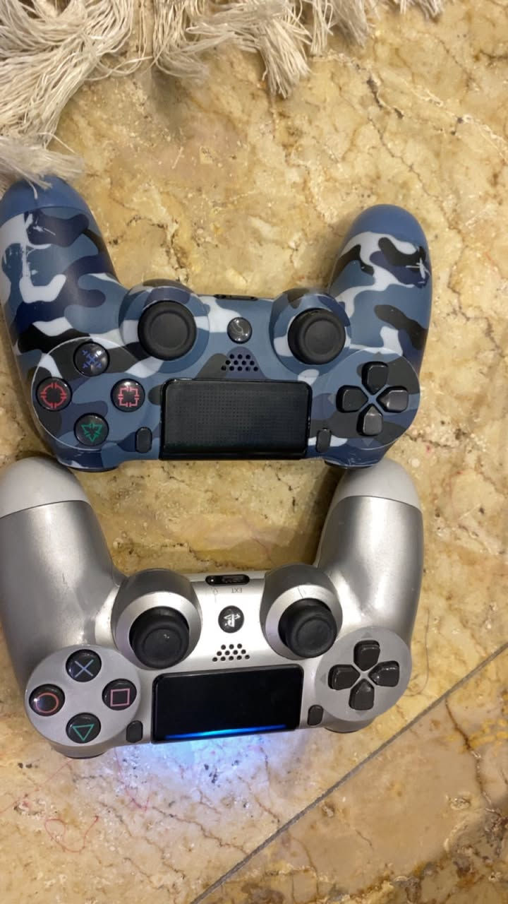 السلام عليكم بلي 4 سلم ذاكره 500 الجهاز نضيف أمانة الله كله شغال ويا جوستكات عدد 2 وأقراص عدد 2 مرفقه بل صور الله شاهد  الجهاز نضيف كلش السعر : 250 وبي مجال قليل 
المكان بغداد الشعب 
رقم الهاتف *********** متوفر واتساب
