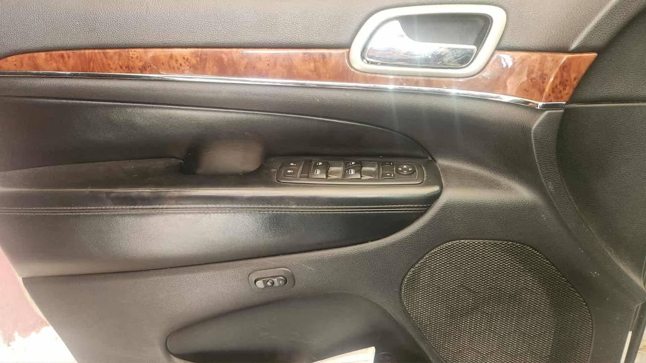 جيب لاريدوو  ليمتد... موديل 2012 فول مواصفات محرك مامفتوح.. بدون ضربة
مكاني كوكوك
***********
***********
