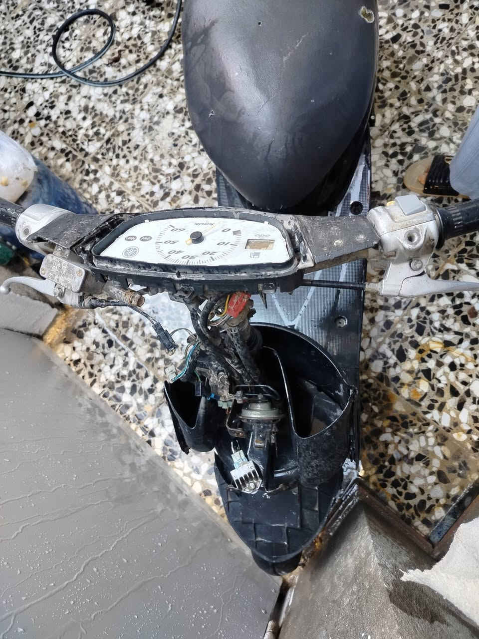 سلام عليكم دراجه للبيع حصفوريه شغاله السعر 75 للاستفسار ***********
